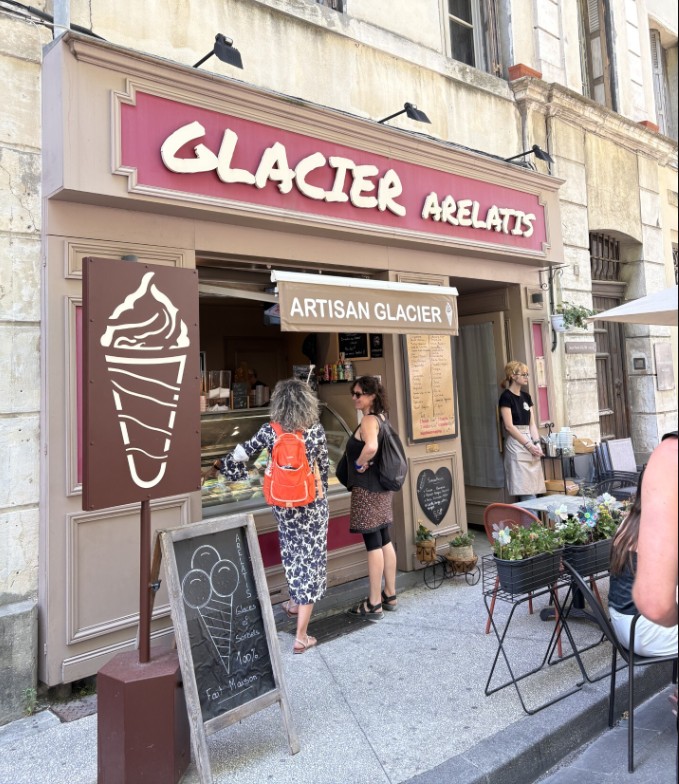 Arelatis-Place du Forum
