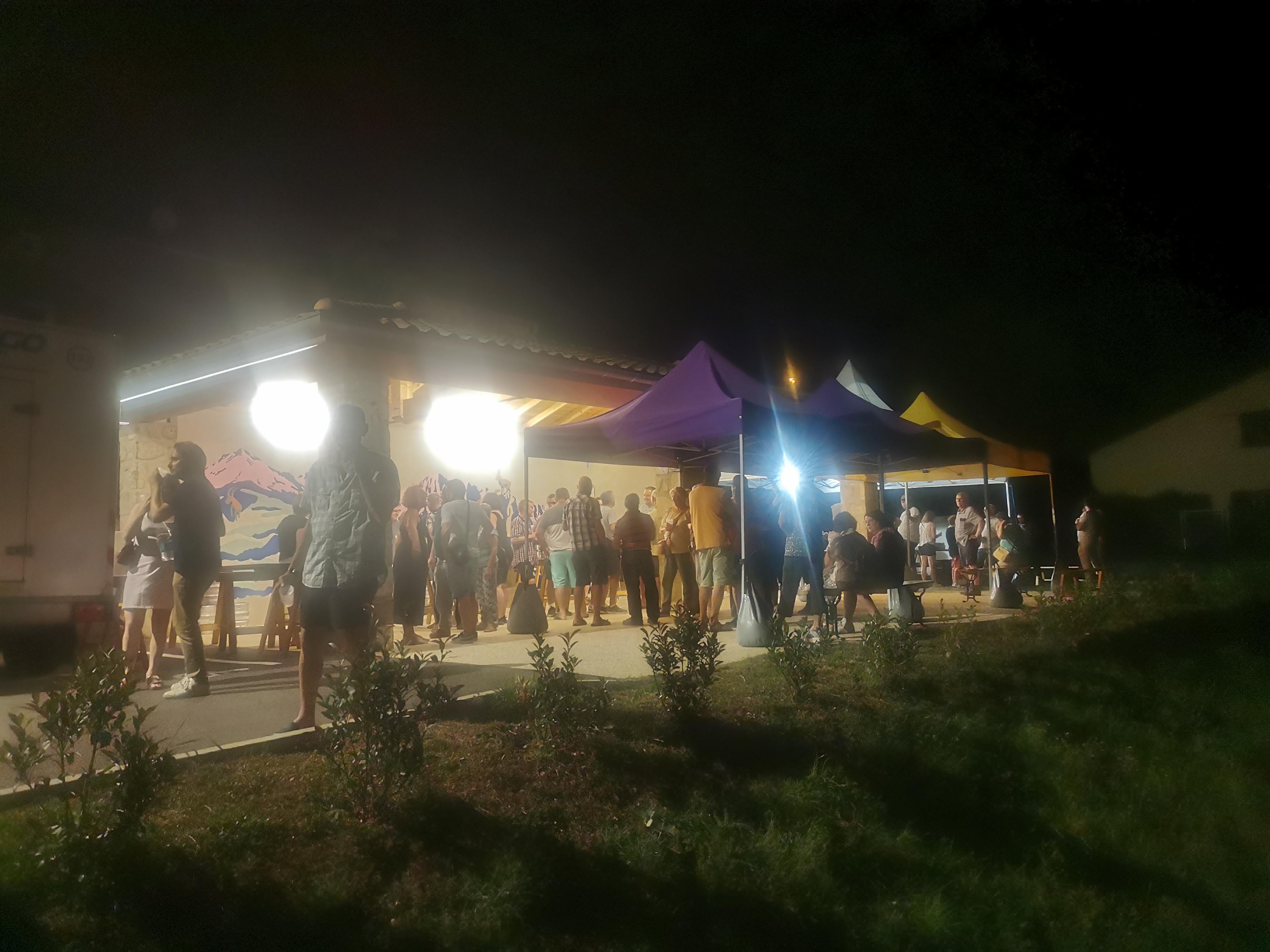Repas campagnard et feu d'artifice