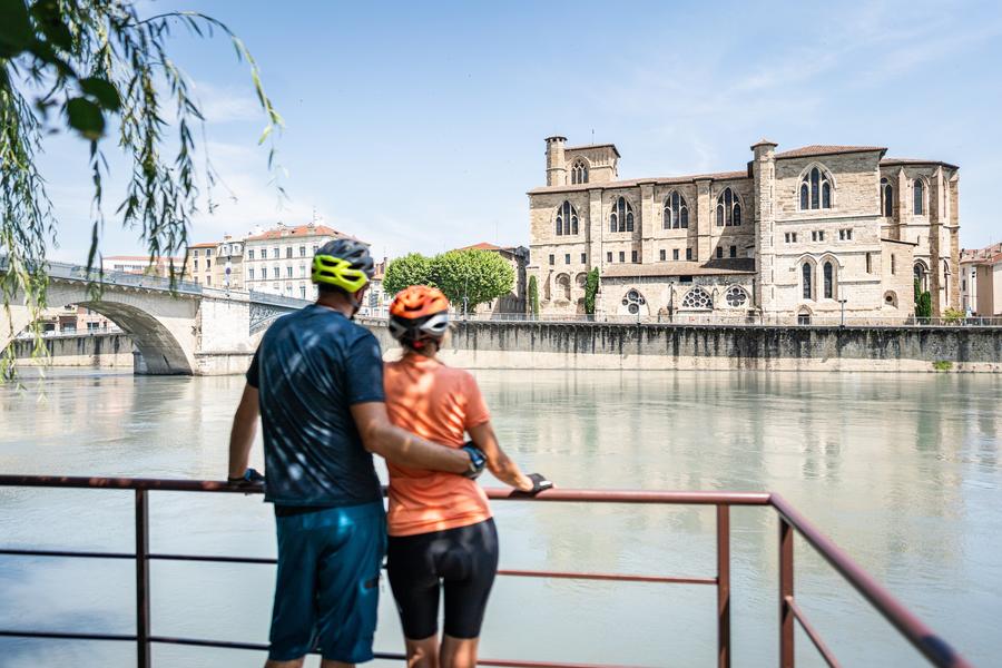 Week-end à vélo dans la Drôme entre villes et campagnes_Valence