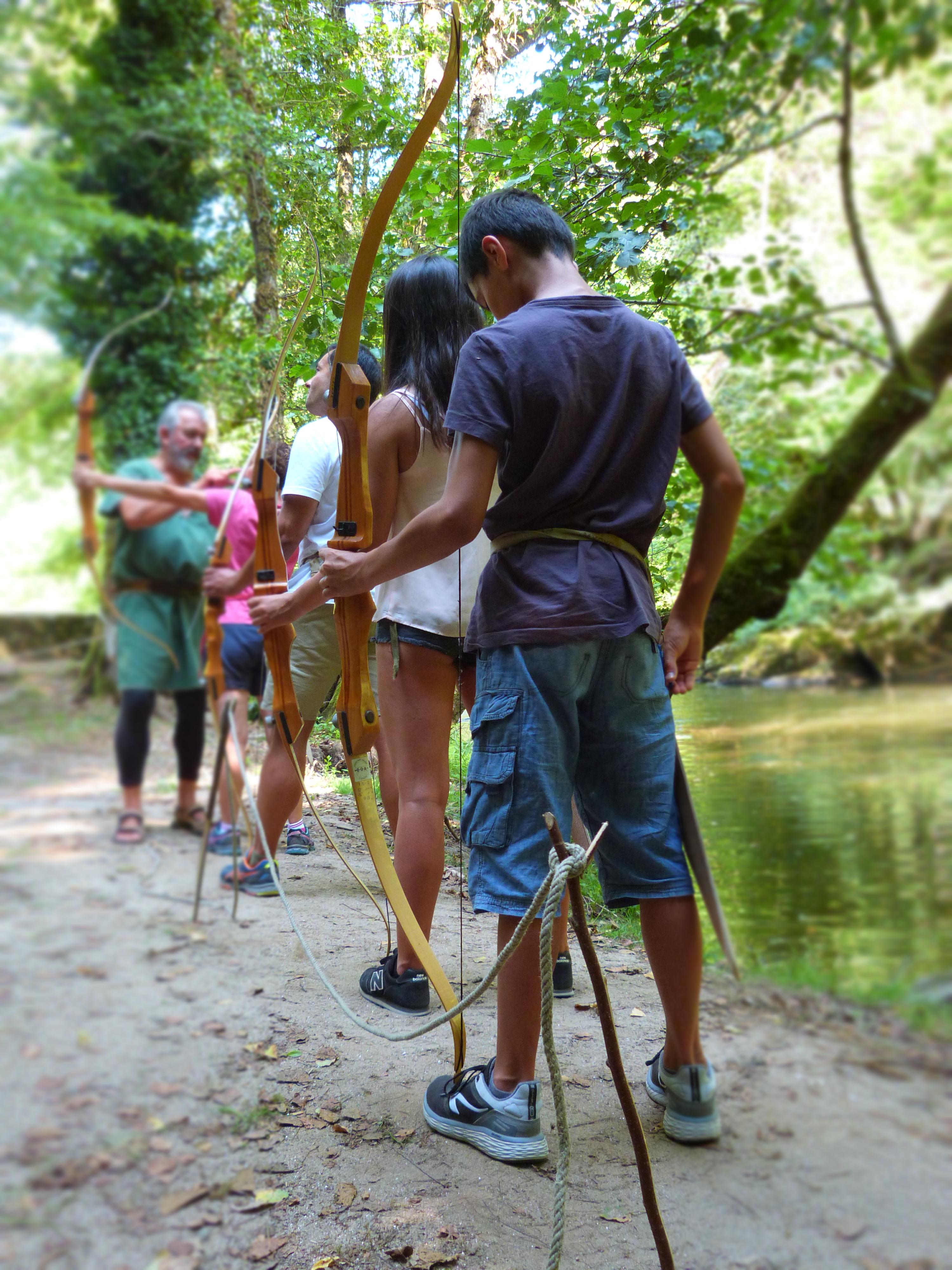 Initiation au tir à l'arc aux Tours de Merle