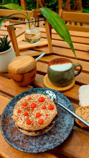 capuccino macaron .jpeg