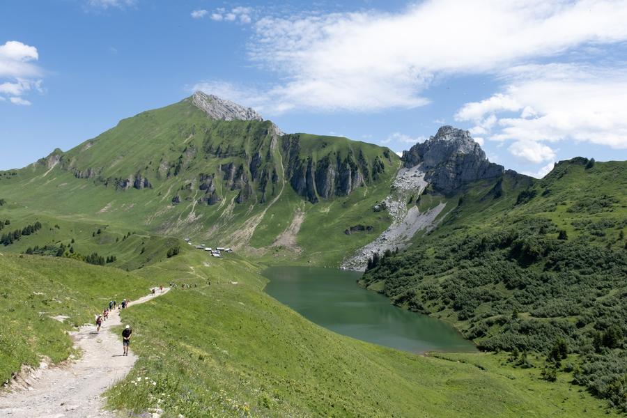 Massif de Tournette-Aravis GRP® - Partie Nord en 4 jours à pied