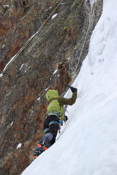 Escalade sur cascade de glace