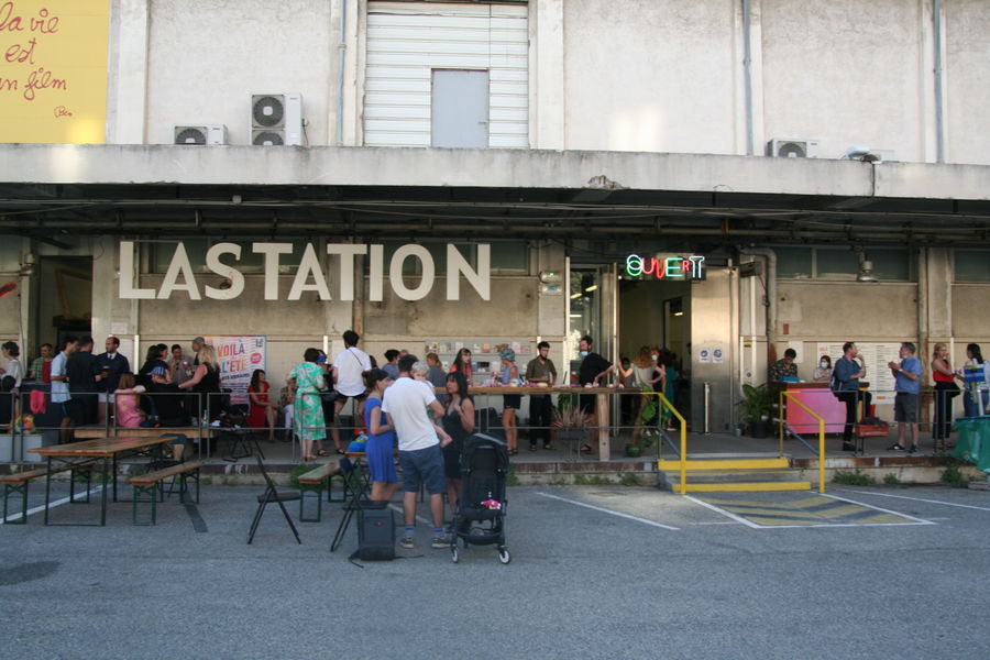 Vue de la façade de La Station