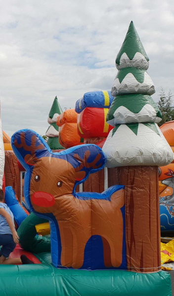 Le Monde Enchanté : Parc de Jeux Gonflables de Noël_Cavalaire-sur-Mer