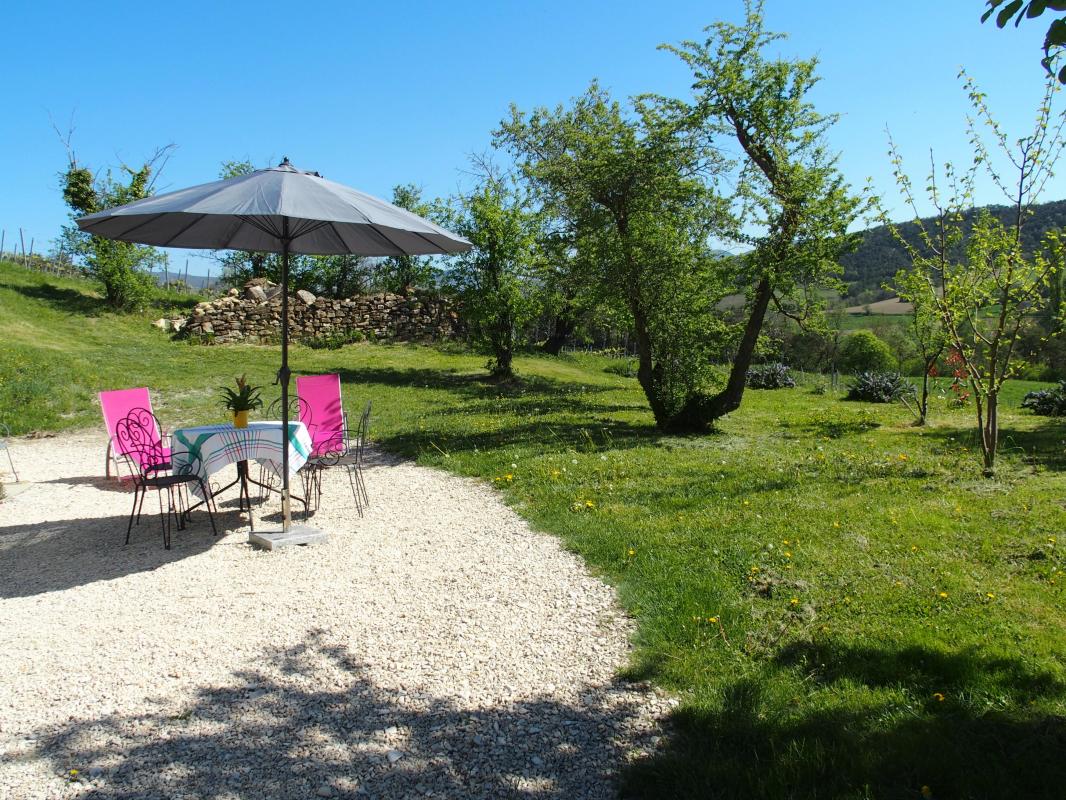 Espace devant le gîte