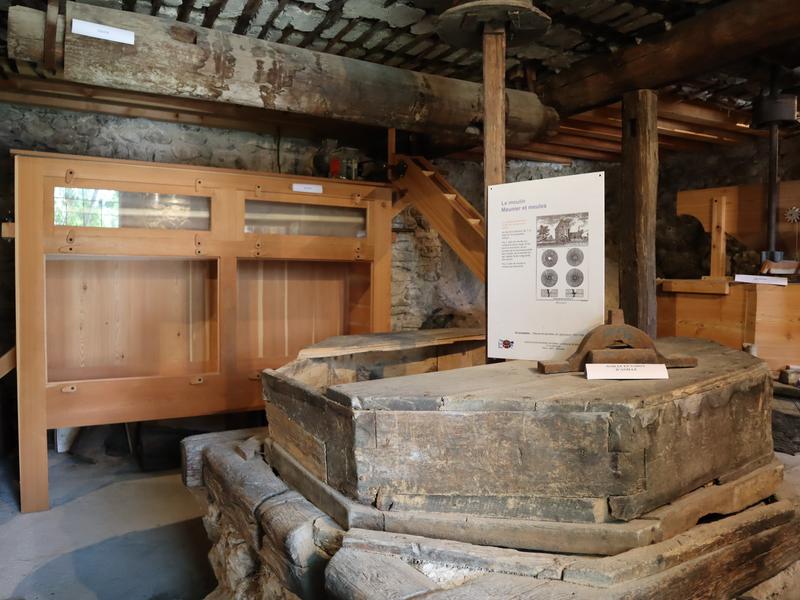 Grâce à un programme de réhabilitation, le moulin de Sachas est en état de marche aujourd'hui - © Laury Chamerlat Visite du moulin de Sachas_Villar-Saint-Pancrace - © Laury Chamerlat