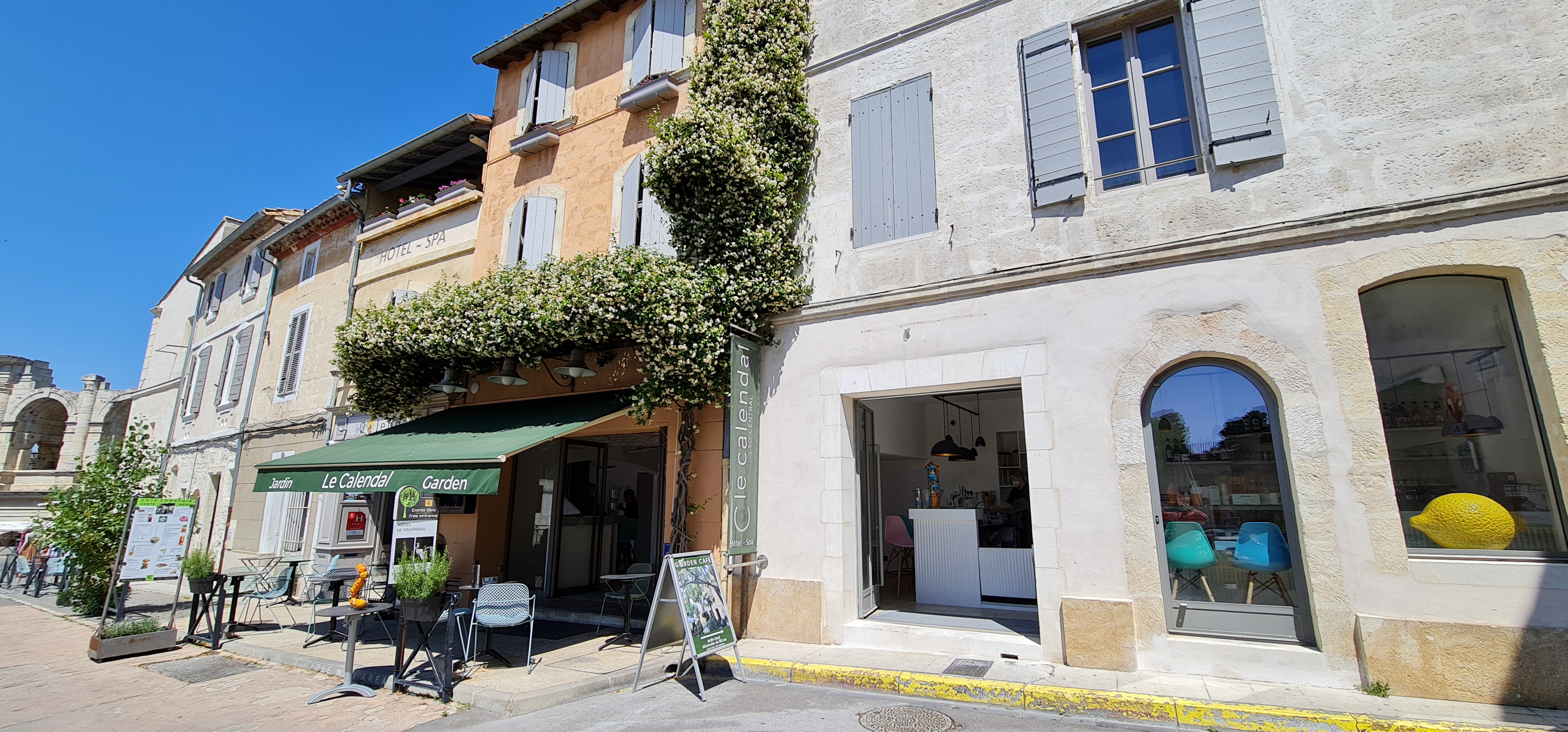 Garden Café - Comptoir Calendal  France Provence-Alpes-Côte d'Azur Bouches-du-Rhône Arles 13200
