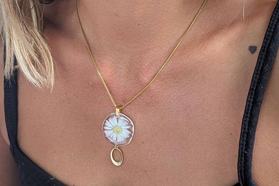 Thueyts - Libera Bijoux - Collier fleur & doré