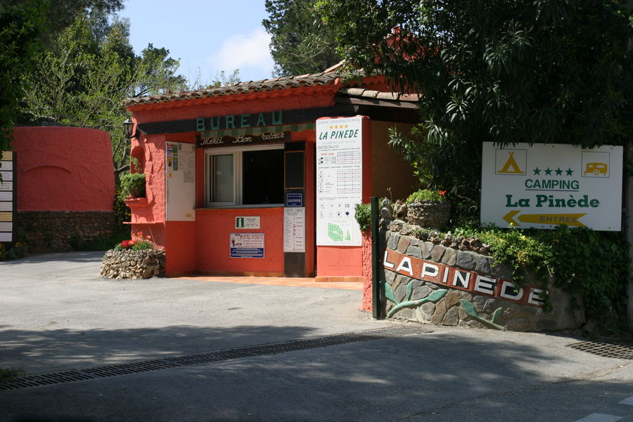 Camping La Pinède