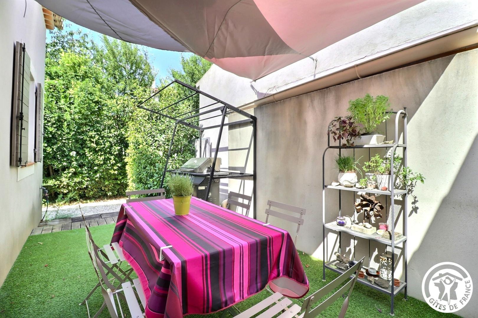 Holidays in Noves, Noves - photo 17