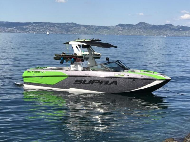 Bateau pour wakeboard