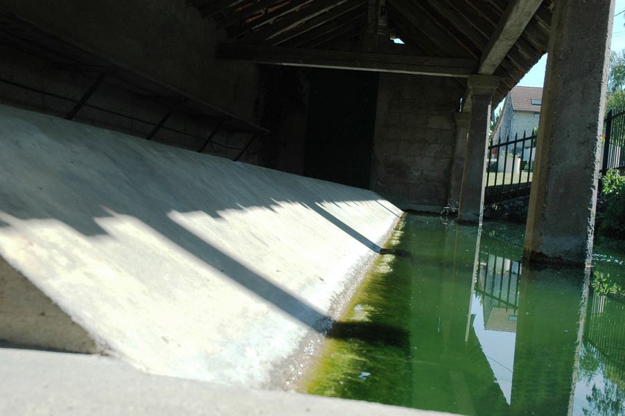 Lavoir Courtenay - OTSI Morestel