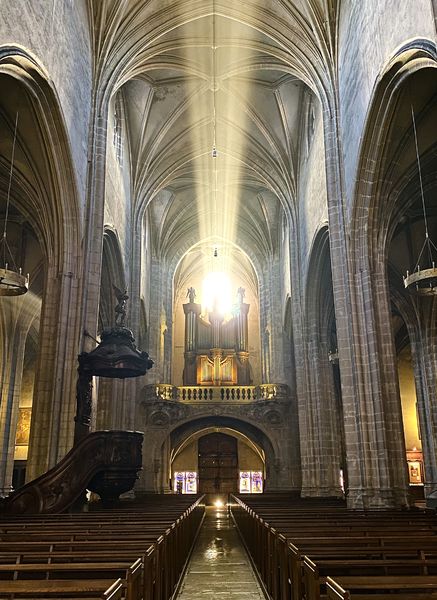 Vue intérieure de l'église