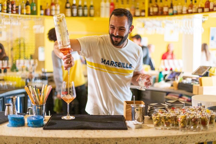 Maison Yellow Food bar restaurant