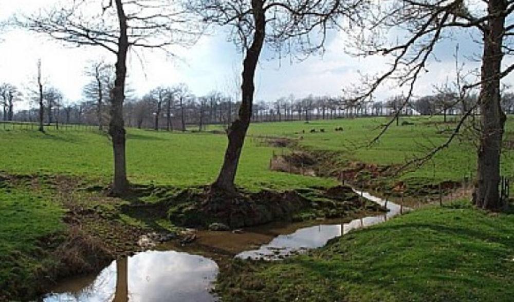 Oradour Fanais sentier la Blourde