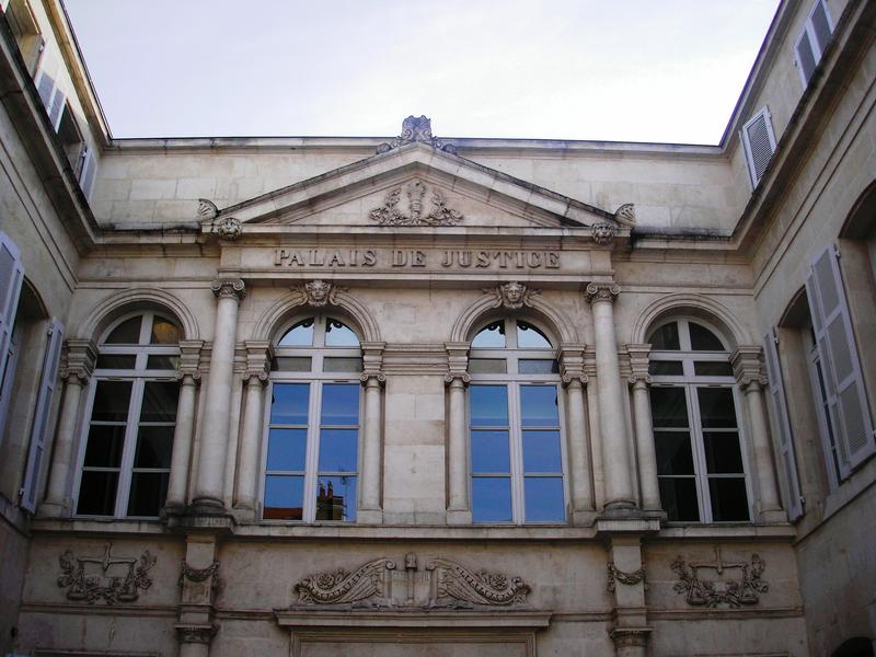 Visite guidée : Secrets de justice, sur les traces des Rochefortaises