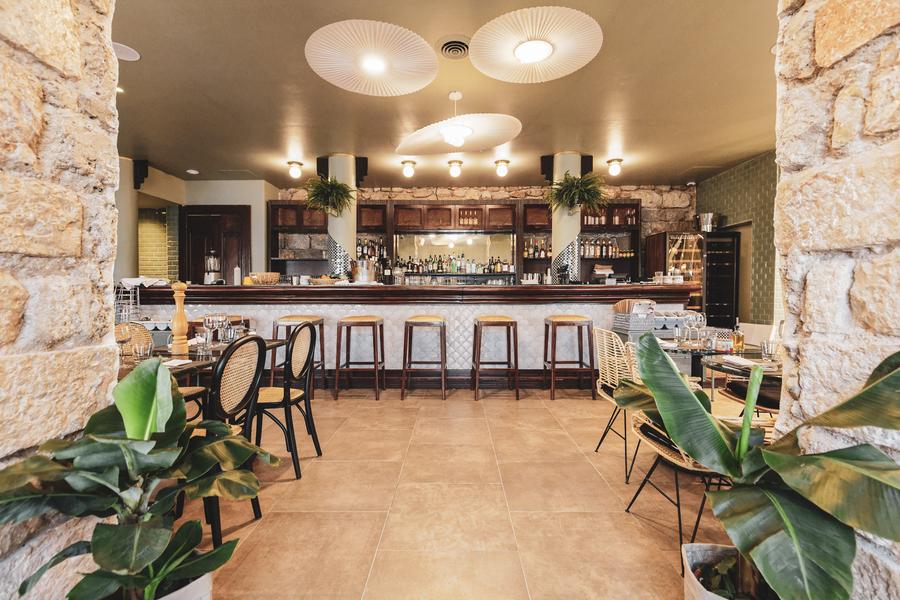 Bar cocktails décoration intérieur, écaille, bar design 