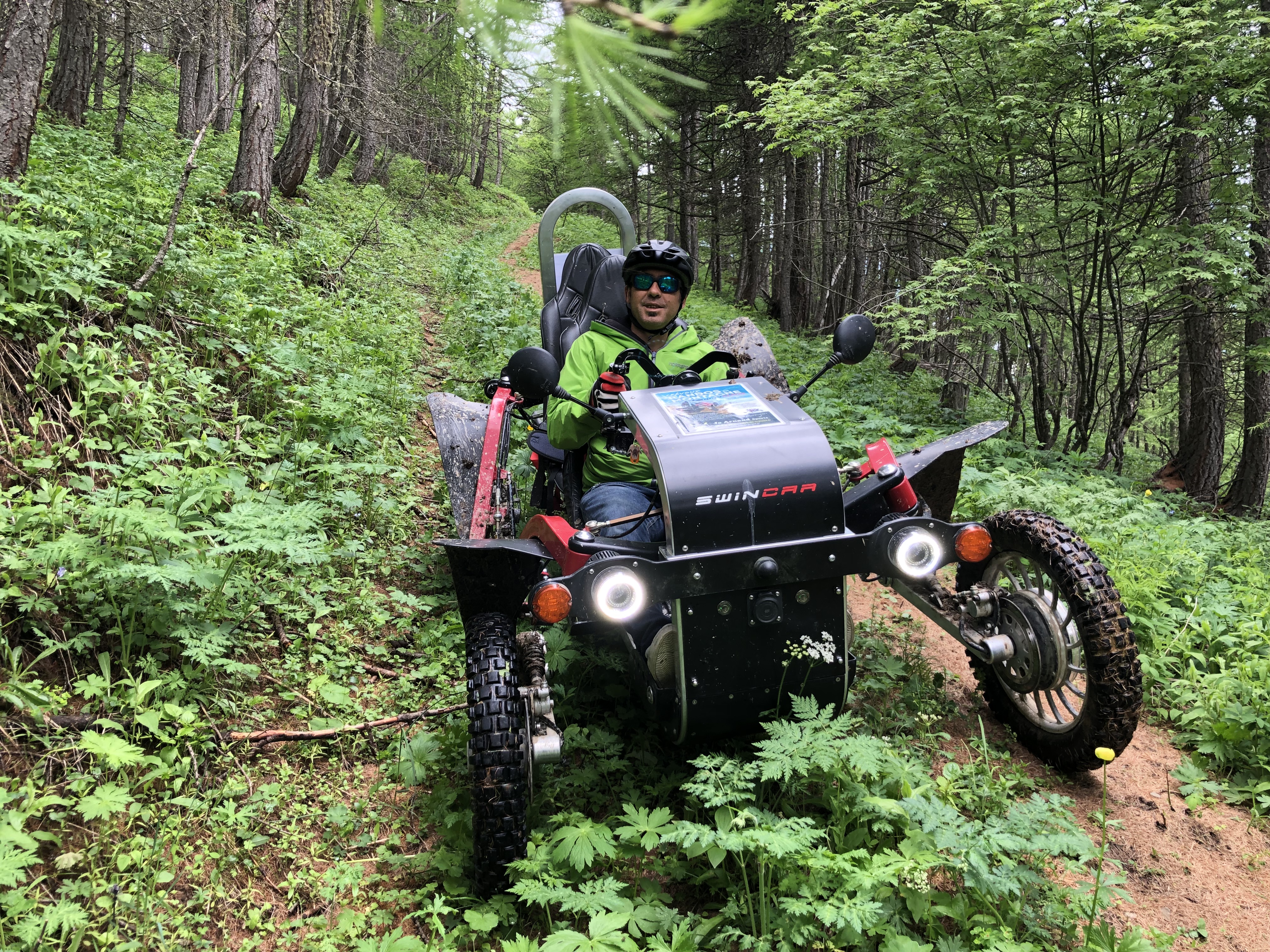 Chemin en forêt - Jo Arnaud Sports Swincar CRÉVOUX