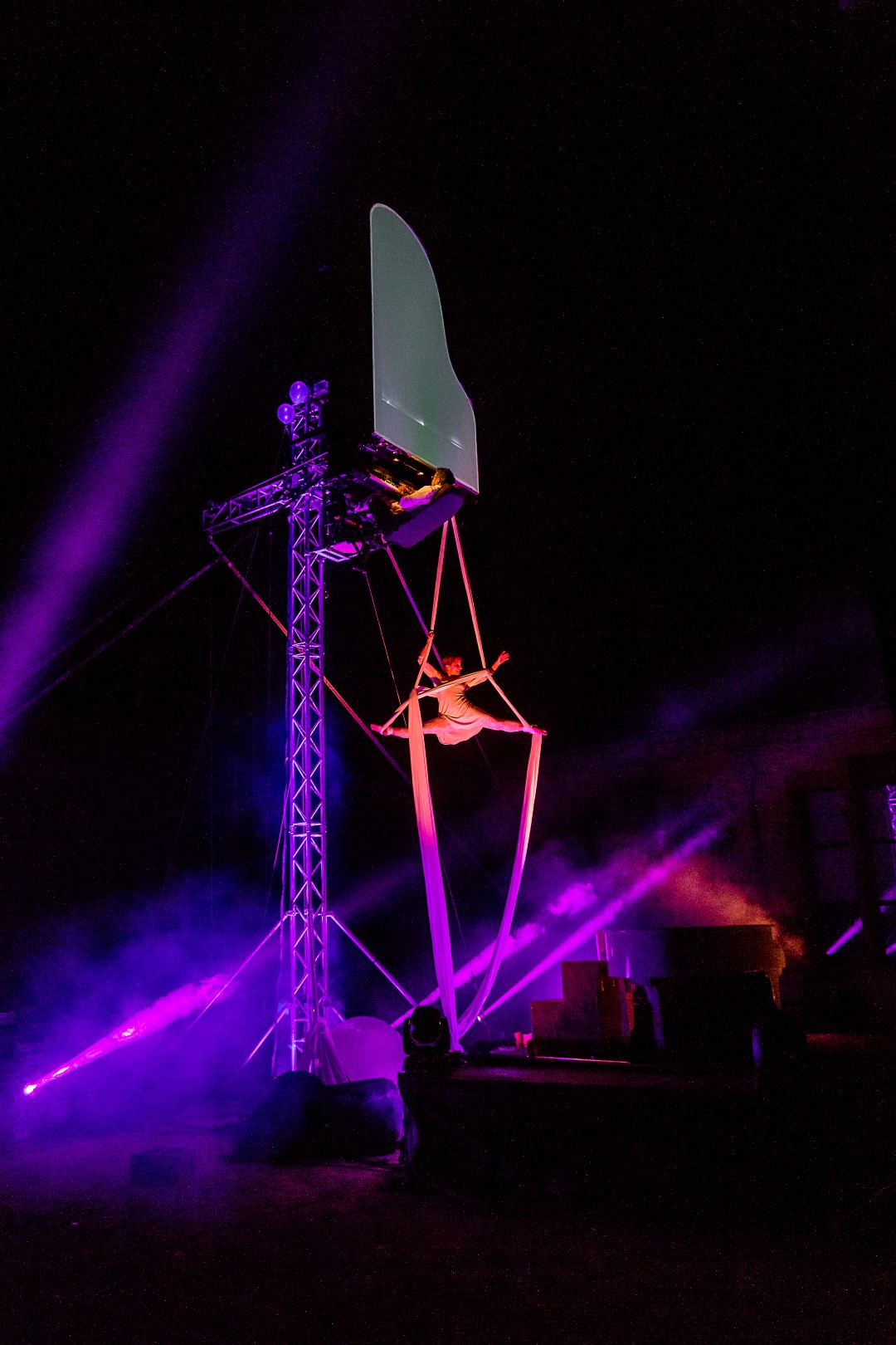 Les Monument’Arles – Spectacle d’ouverture –  « Flotados », Compagnie David Moreno & Cristina Calleja