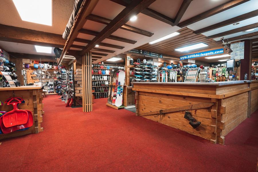Nevada Sports Boutique Location Skis