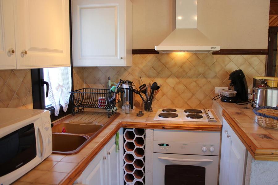 Gîte Chalet Serclet-Cuisine/Séjour-Saint-Étienne-de-Tinée-Gîtes de France des Alpes-Maritimes