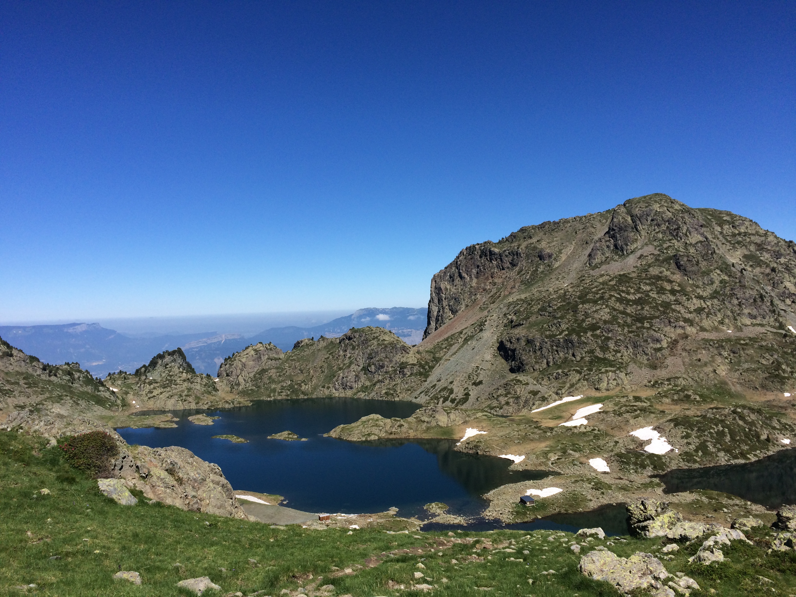 Aiguille - Robert lakes running trail