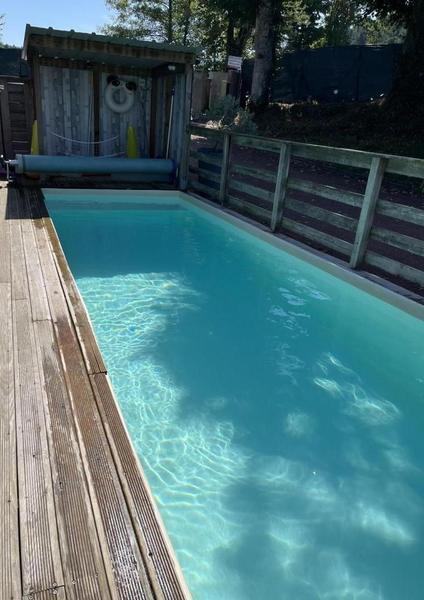\'Gîte de Basse Comté\' (avec piscine chauffée) à Cublize (Rhône - Beaujolais Vert - Lac des Sapins) : la piscine.