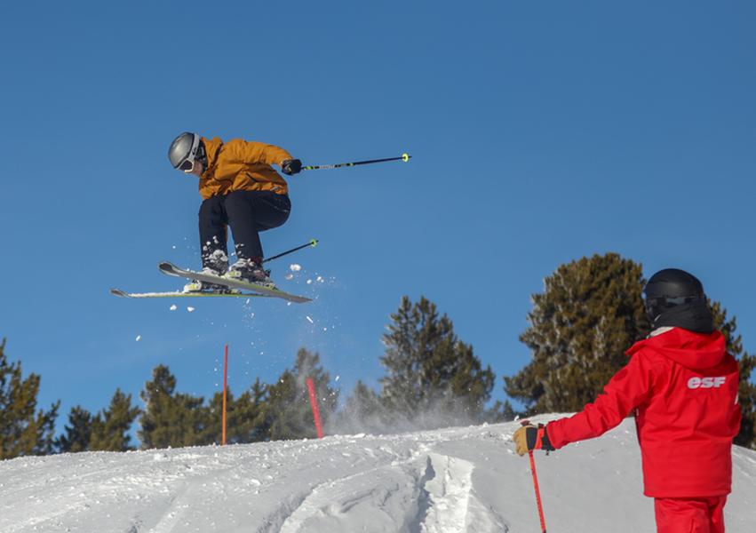 Introduction to freestyle skiing with the ESF