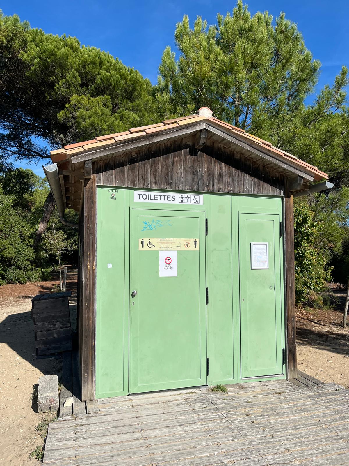 Toilettes publiques - Plage de Trousse Chemise
