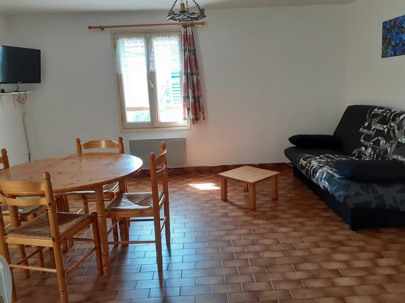 Gîte Les Gentianes-Coin repas/Salon-Roubion-Gîtes de France des Alpes-Maritimes