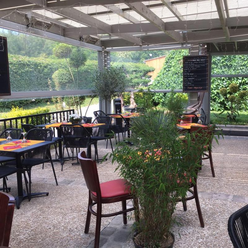 La Calu00e8che Restaurant