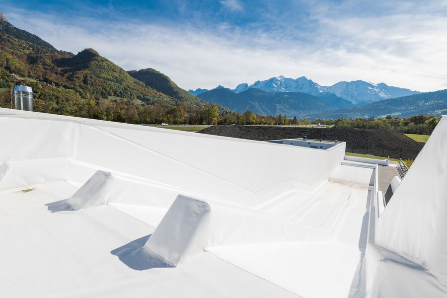 espace extérieur centre aquatique sallanches mont-blanc