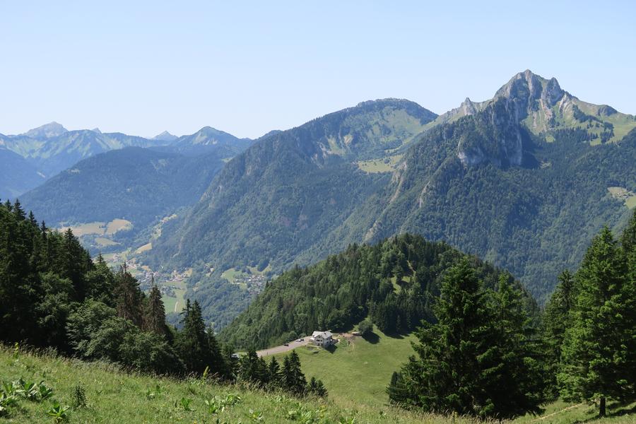 Montée vers la Pointe de Tréchauffé Montée vers la Pointe de Tréchauffé