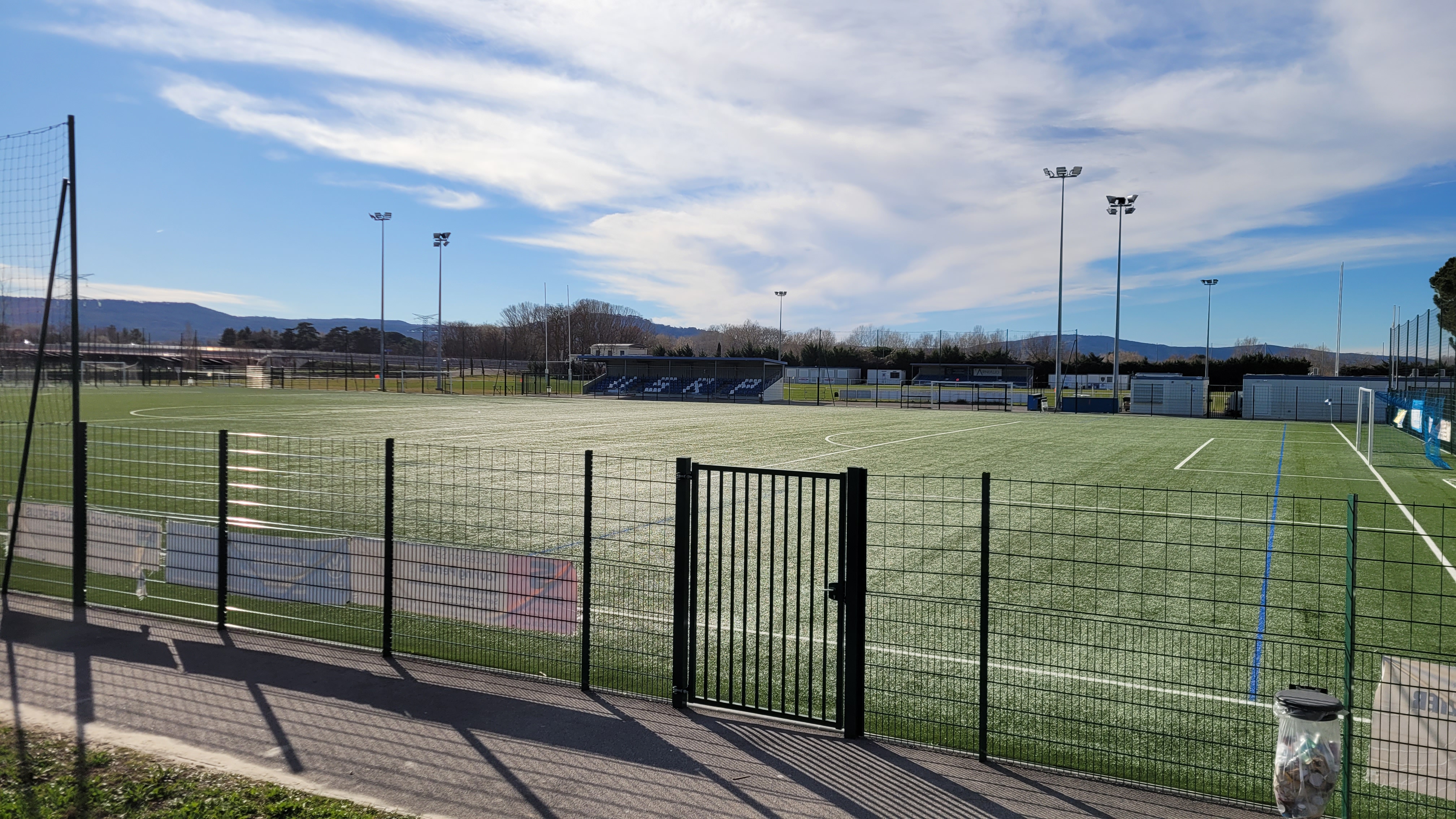 Stade de football du Farigoulier, Pertuis - photo 2