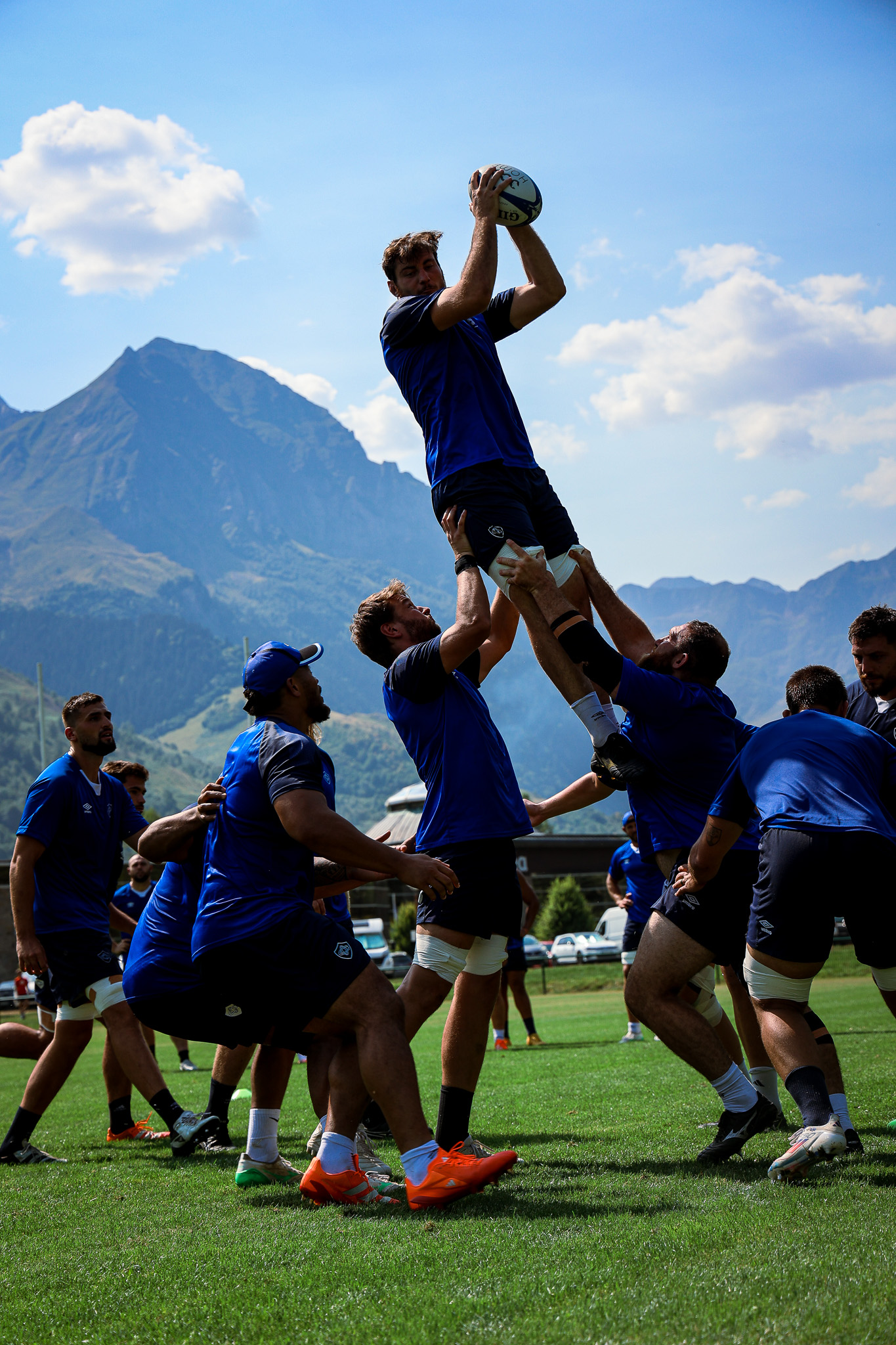Séance de dédicaces des joueurs du Castres Olympique