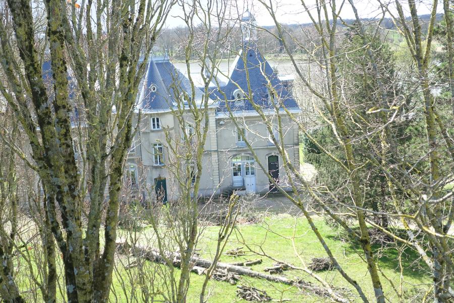 http://Conférence/projection%20d'Hervé%20Joly,%20historien,%20sur%20le%20château%20de%20Saint%20André%20le%20Bouchoux