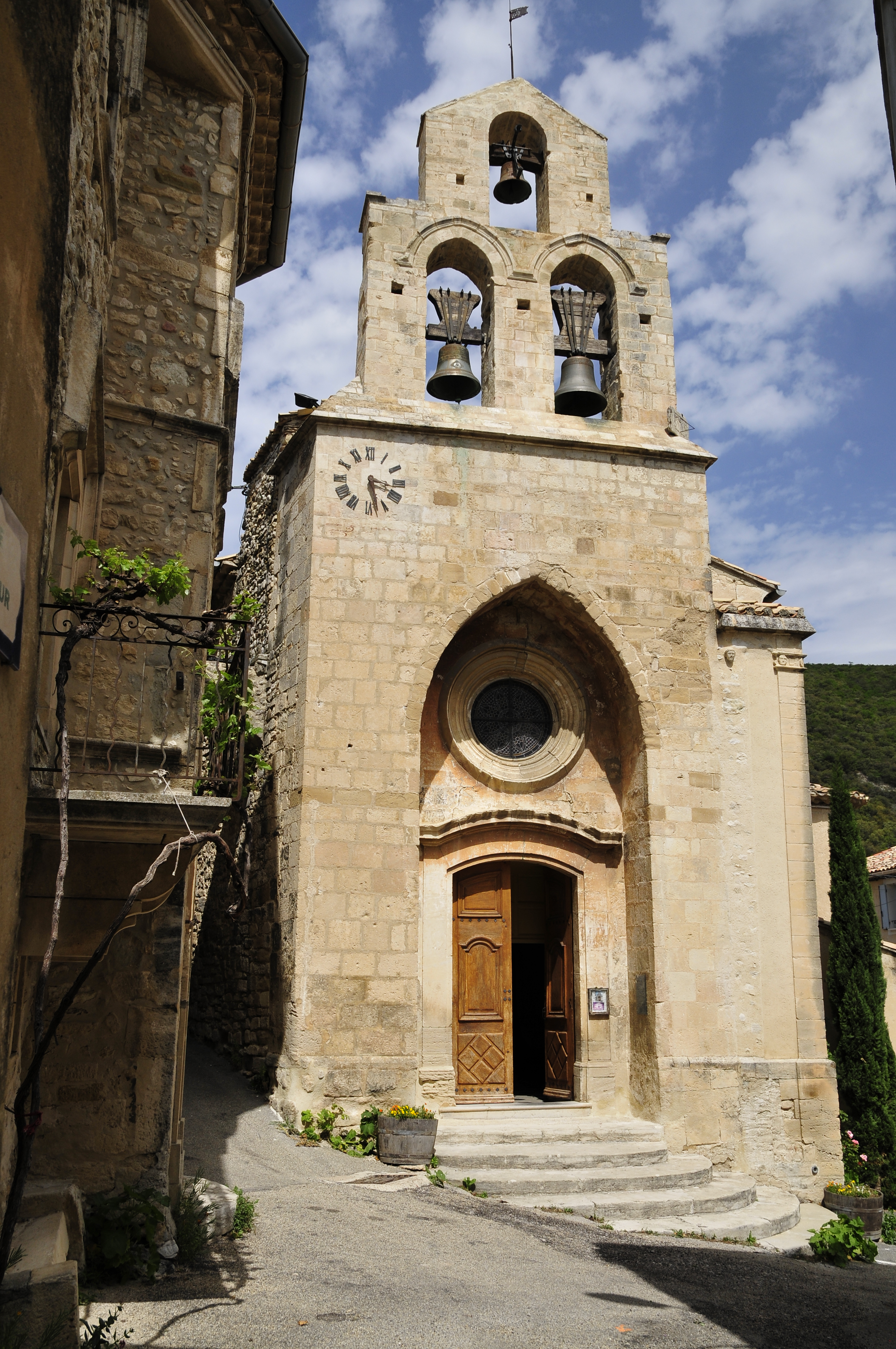 Façade de l'église - Rousset Les Vignes
