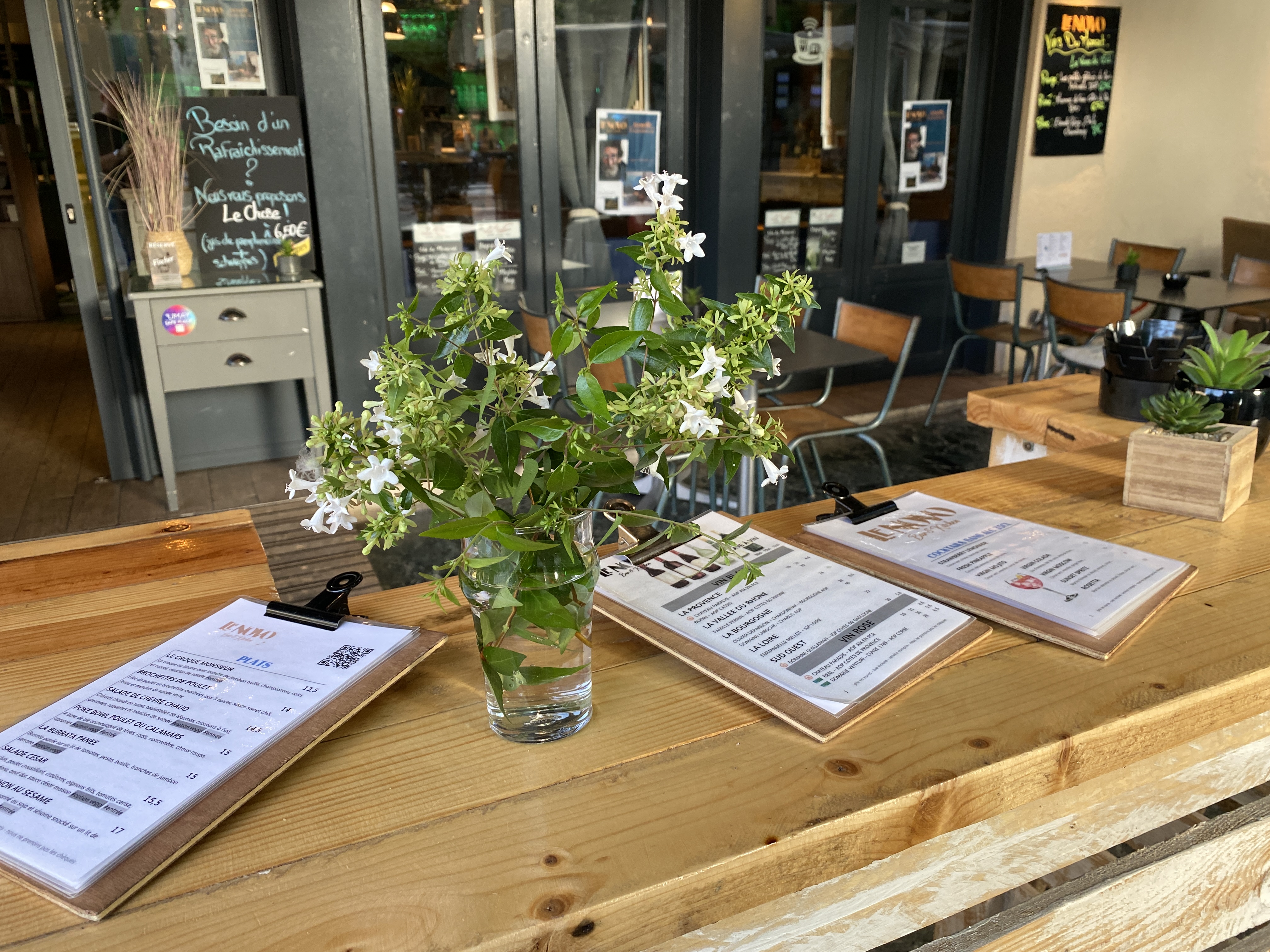 Le Novo - Bar & Kitchen