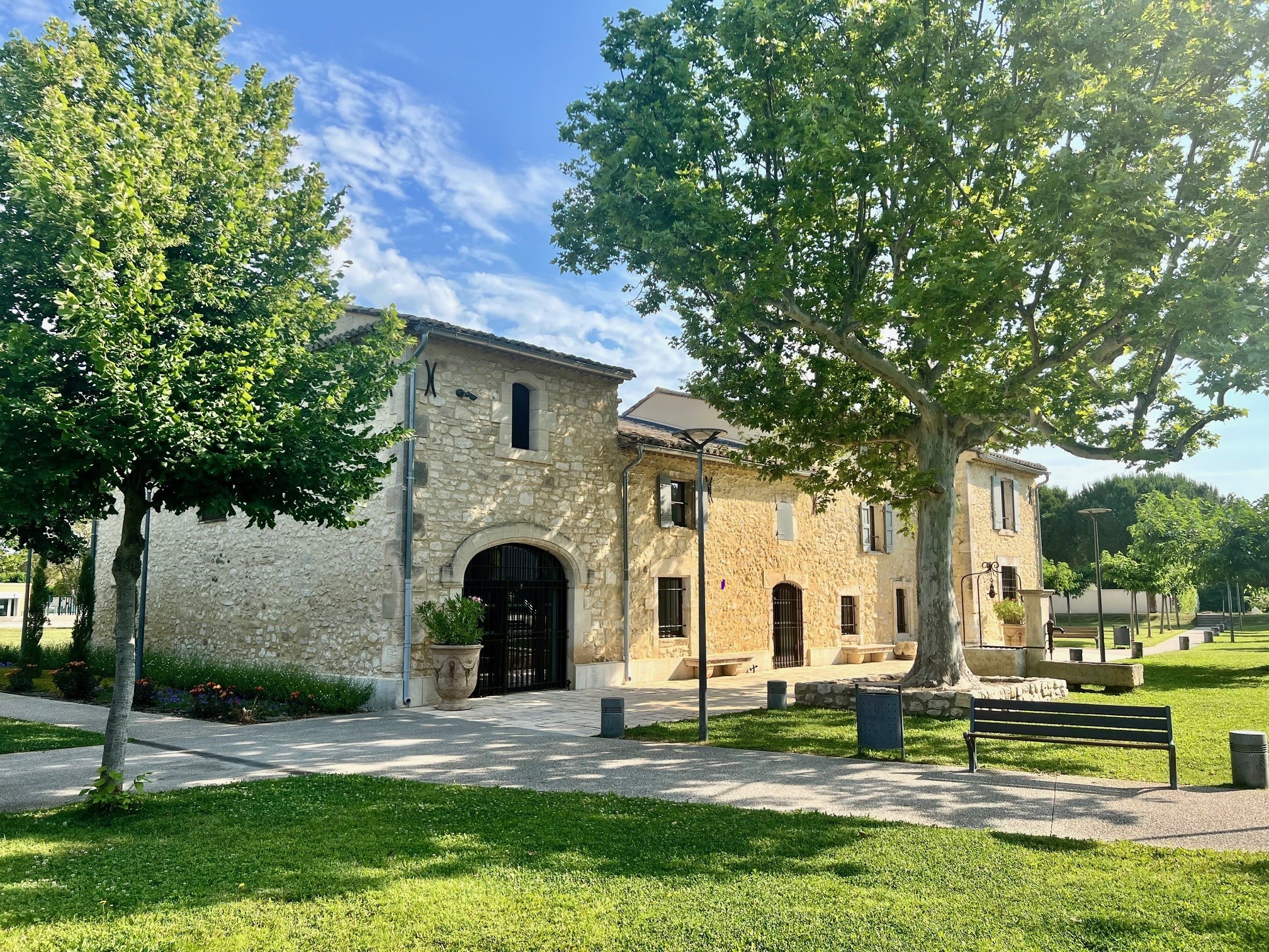 Bouches-du-Rhône en Paysages : Plan d'Orgon, un carrefour d'autrefois
