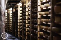 Visite et dégustation au Tunnel de la Collonge - Mons Fromager Affineur_Ambierle