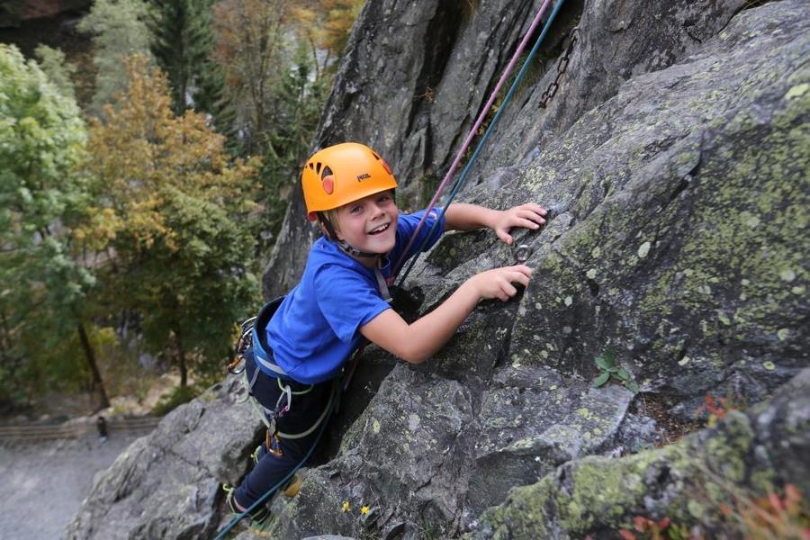 Stages escalade junior- Compagnie des Guides_Chamonix-Mont-Blanc