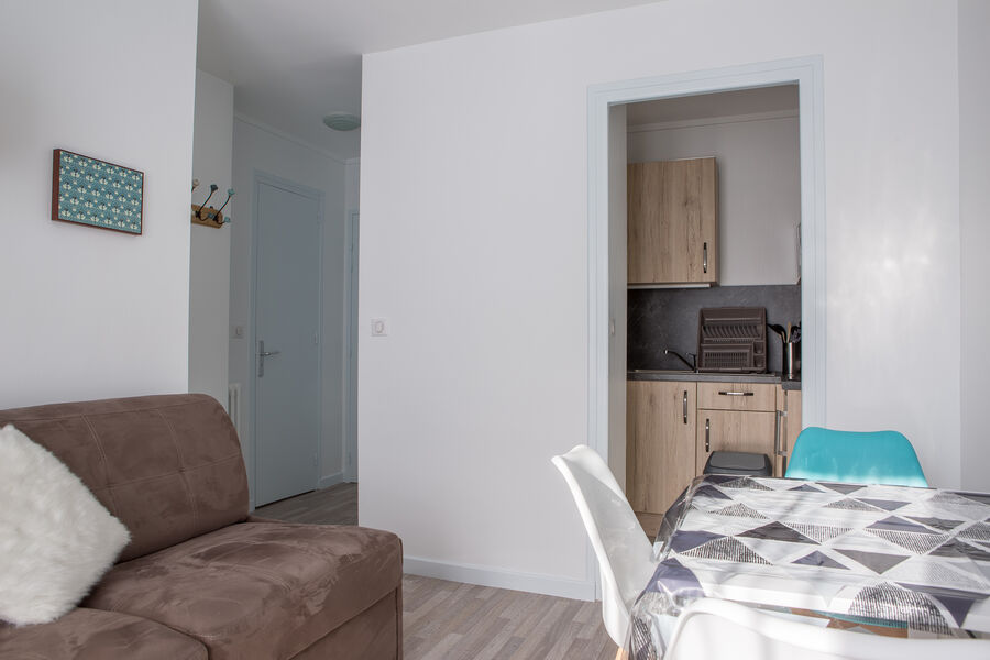 coin repas roche may 6