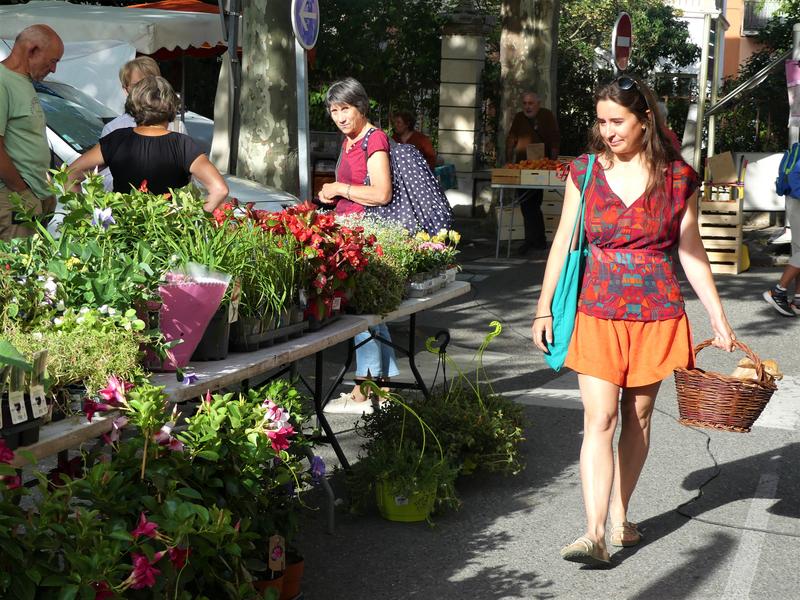 Grand marché provençal du jeudi matin