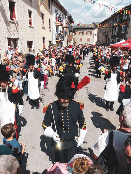Grande fête traditionnelle d'Aussois, pompiers en tenue d'Empire