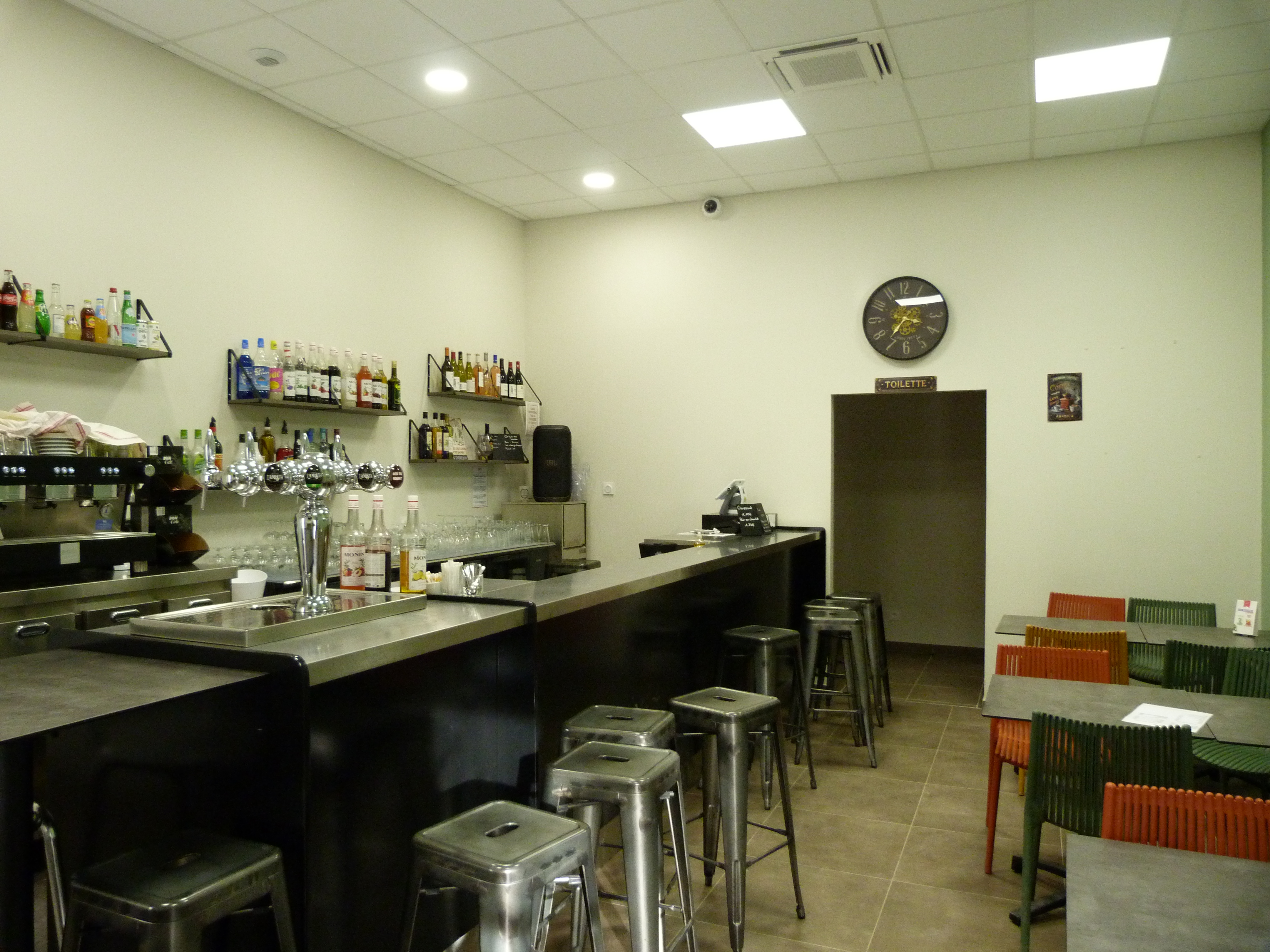 Bar Le Fourbi — photo 2