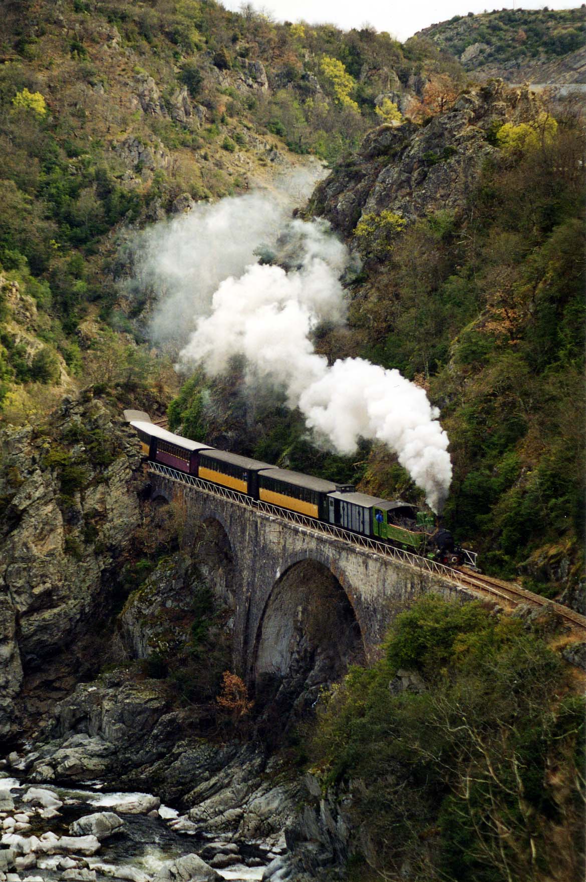 train gorges