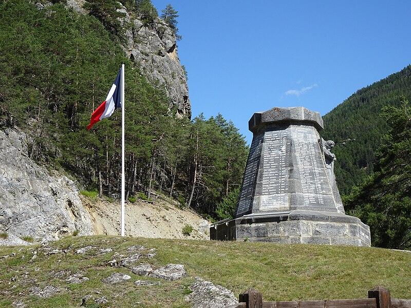Le monument aux morts de l'Ange Gardien_Aiguilles