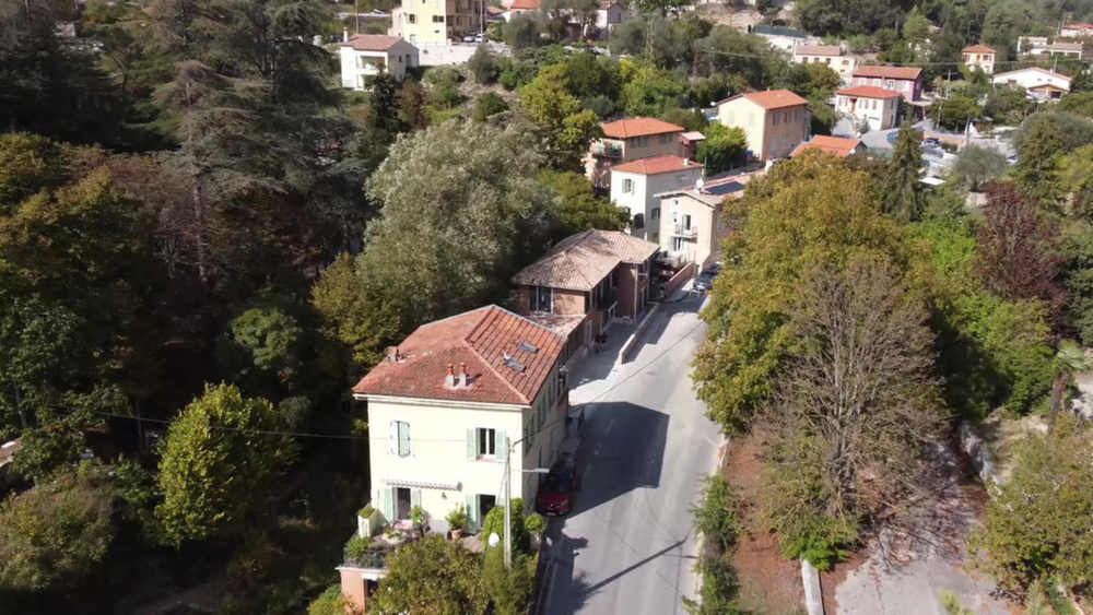 vue extérieure aérienne Gite les 3 Monts