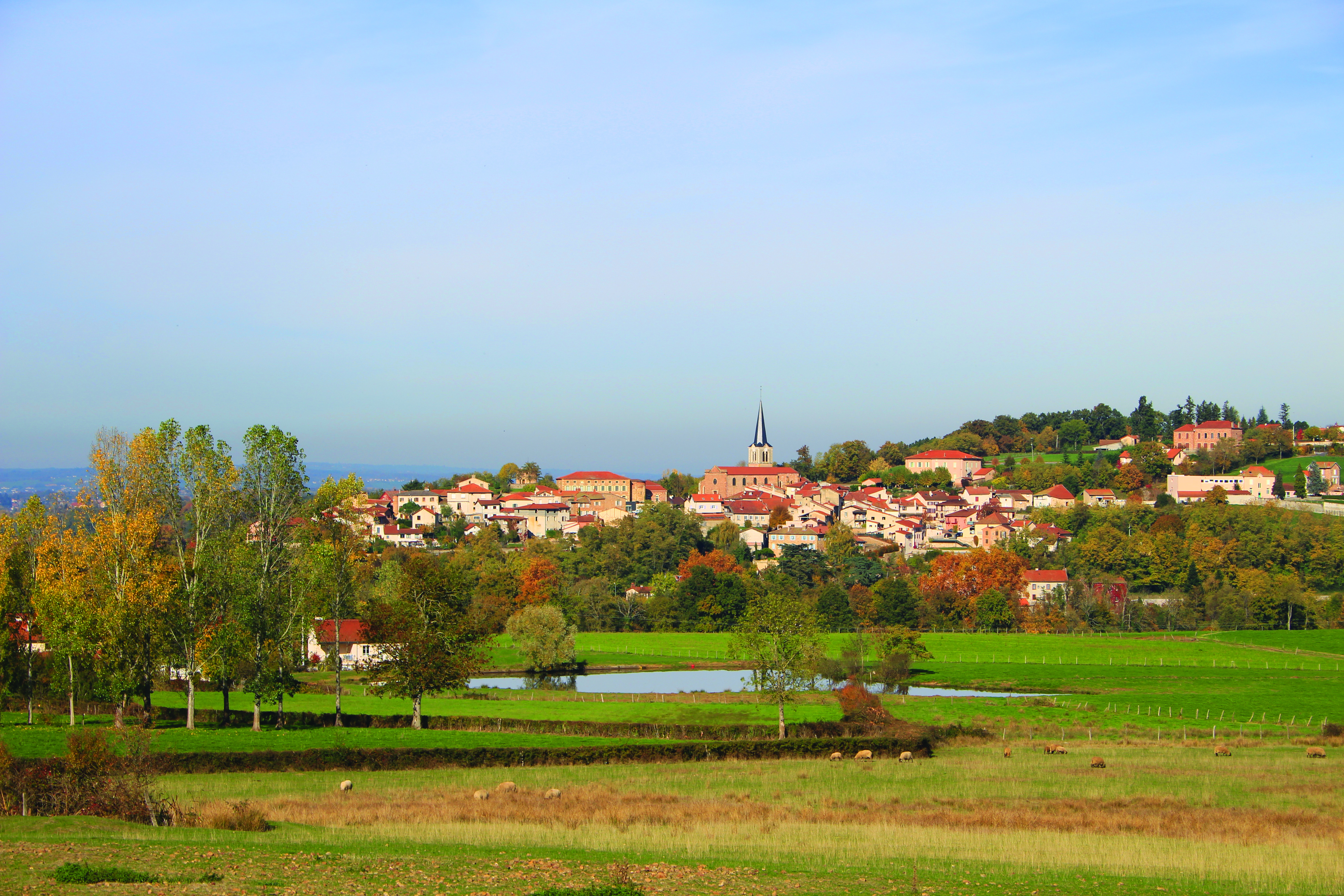 Vue sur le village de Perreux